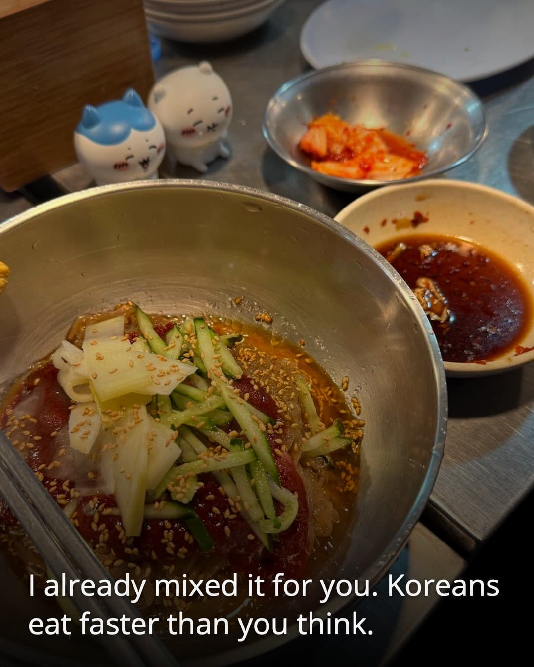 Gohyang Kalguksu table setting