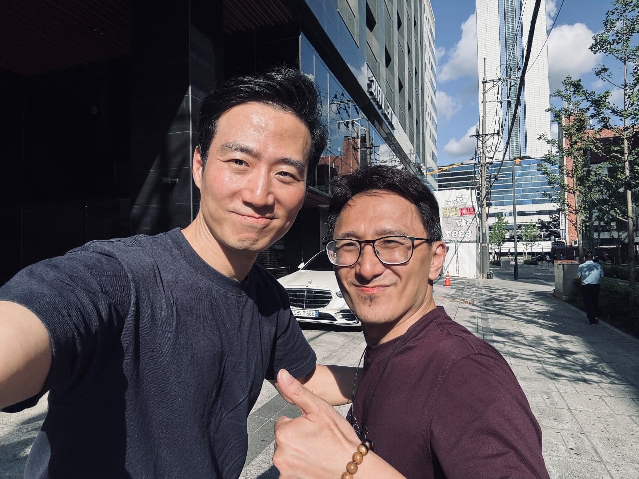 ソウル中心部で待ち合わせる旅行者と担当Crew