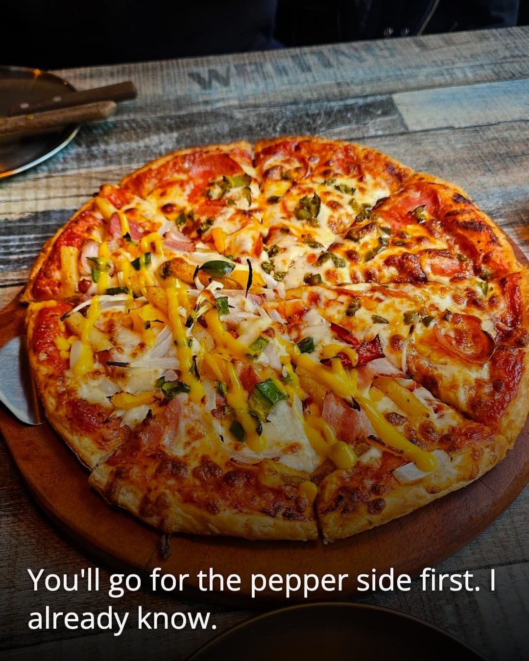 Craft Hunter, pizza on wooden paddle