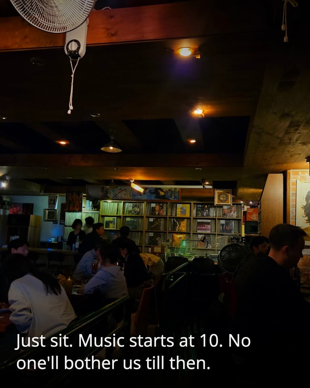 Seoul Record Pub interior seating