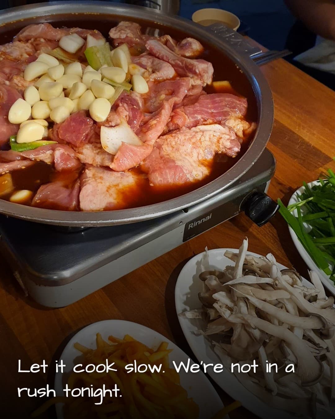 Palbaekjip cooking at table