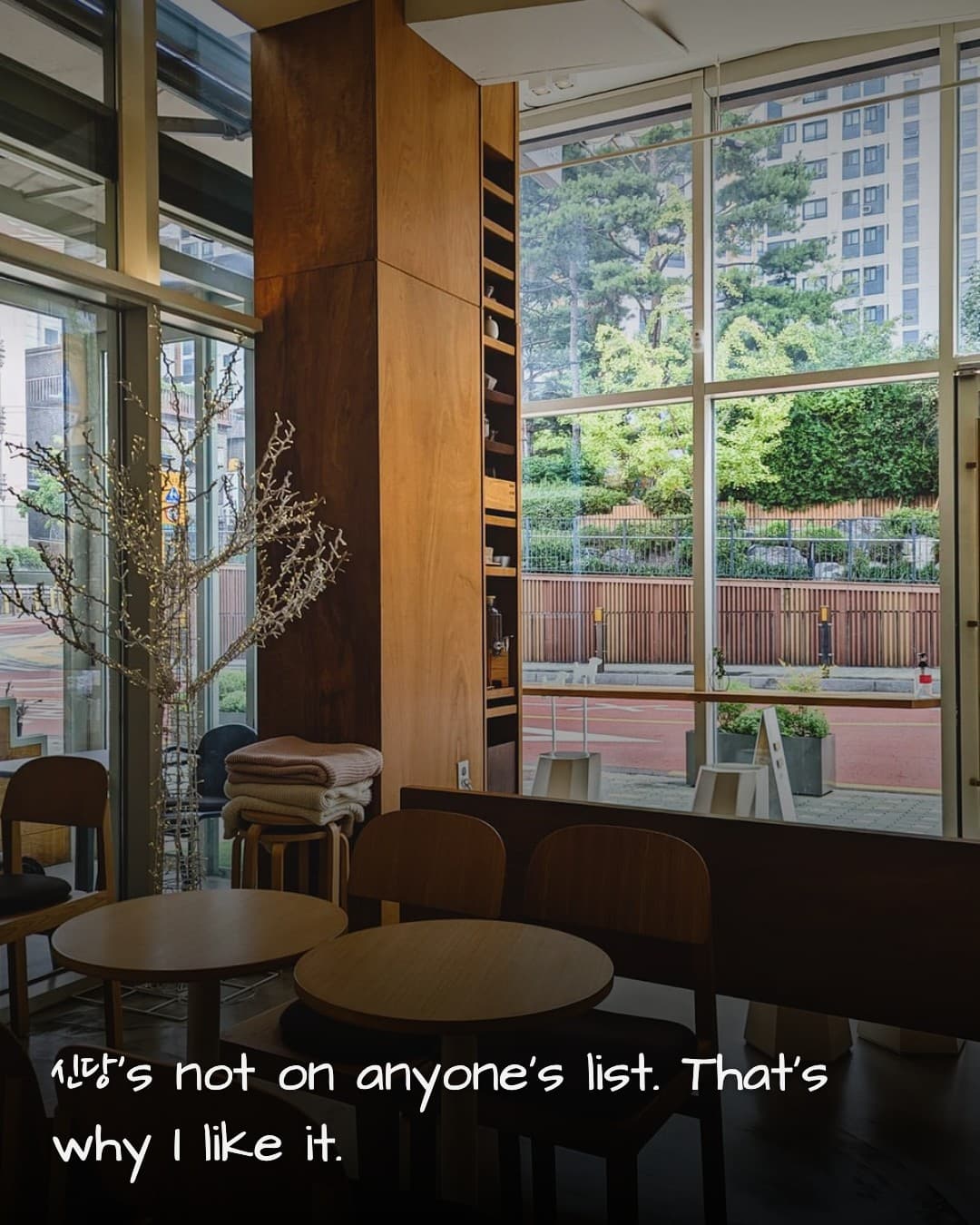 Neun Coffee interior