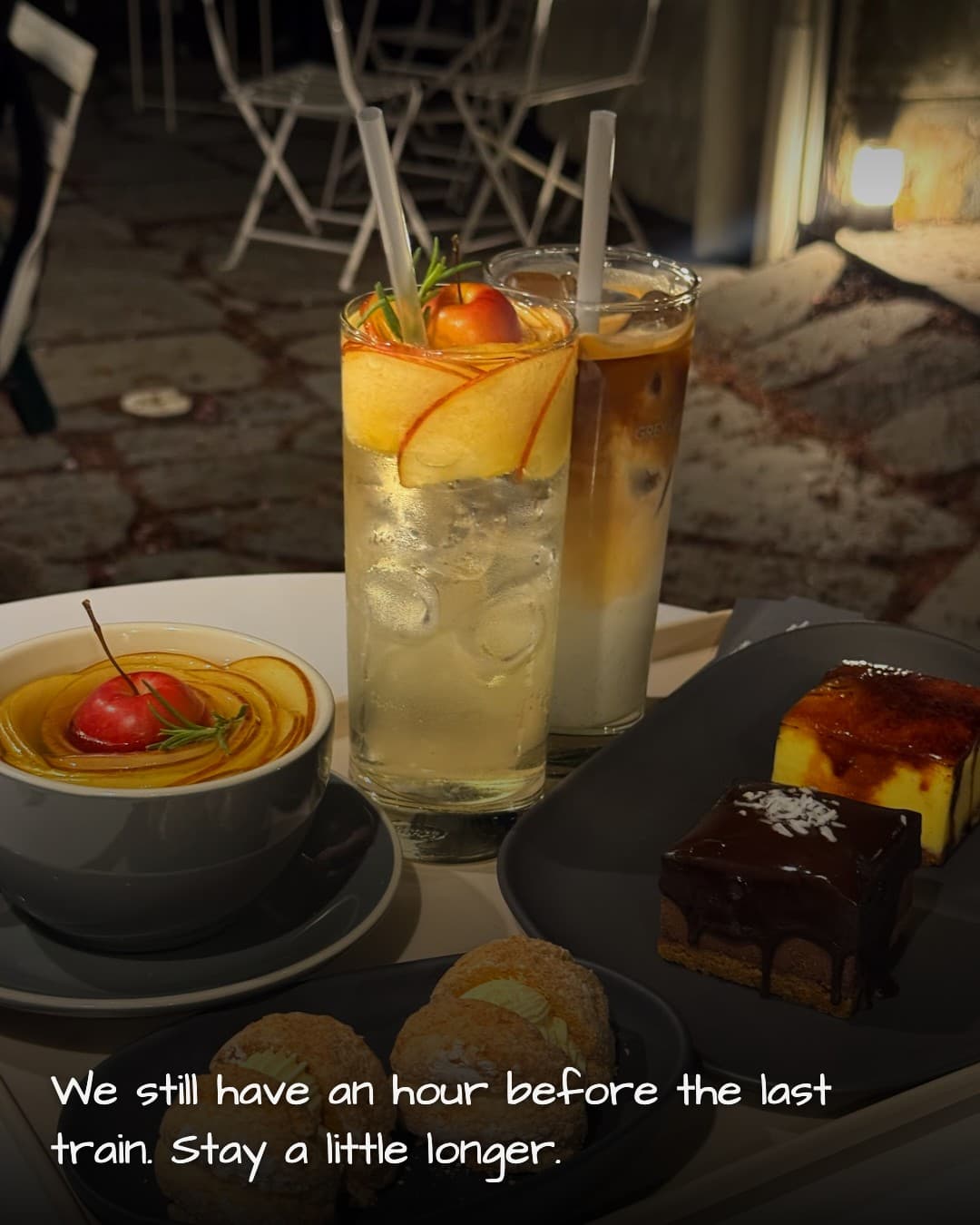 Greylab table with drinks