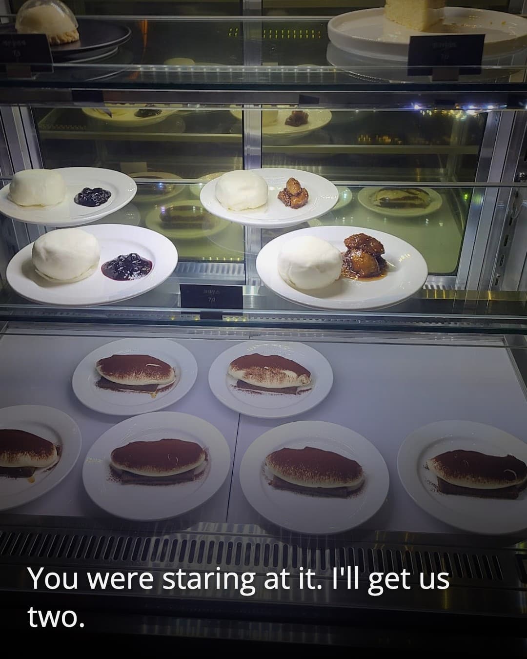 Baeg-Ya dessert display