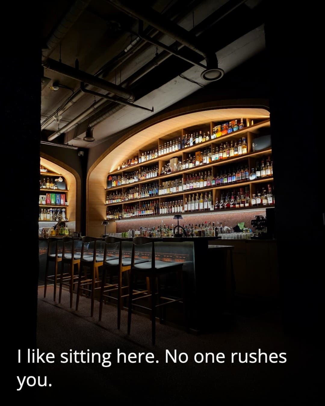 Bar Liquid Soul counter and bar stools