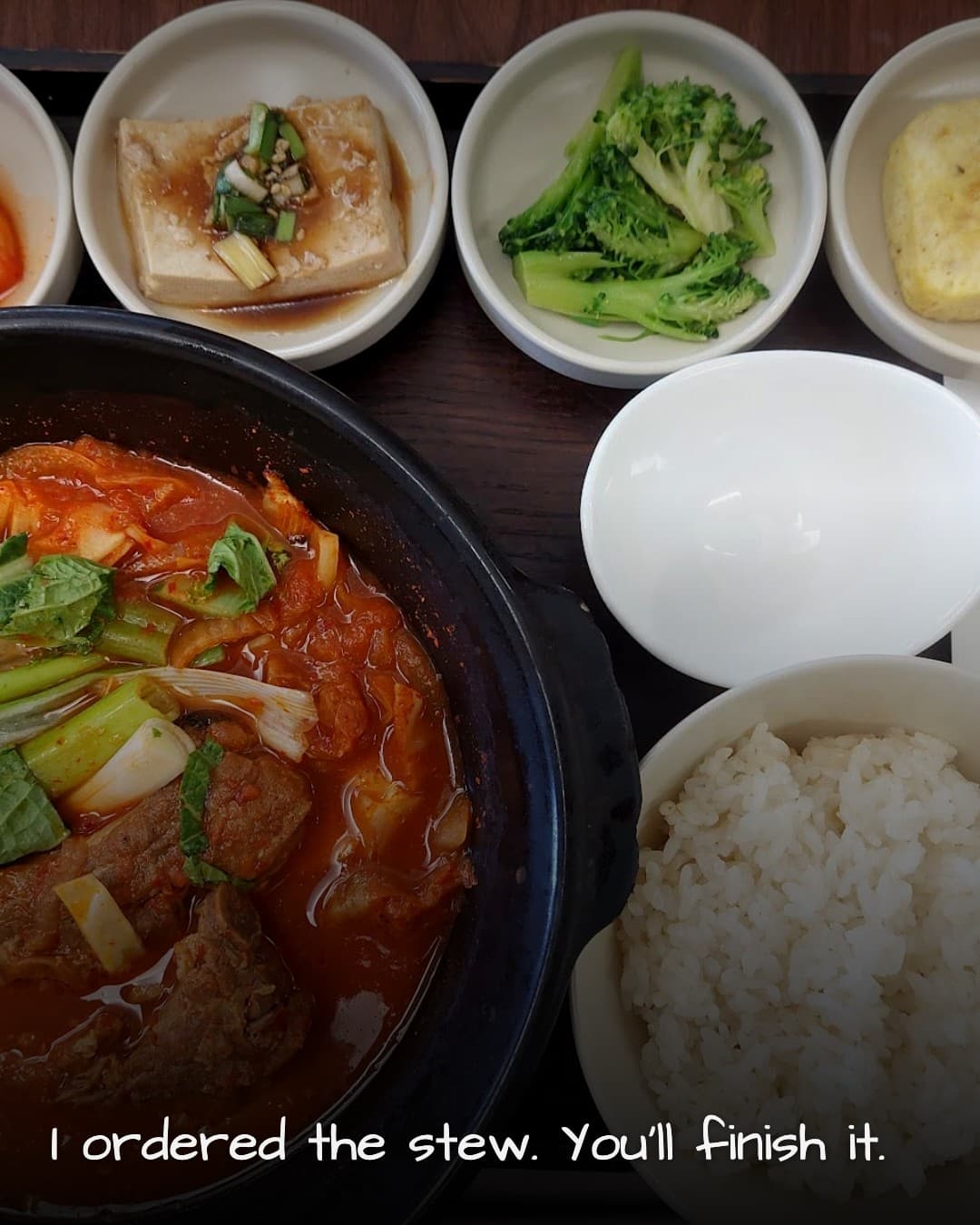 Seochon Nugak kimchi-jjigae spread